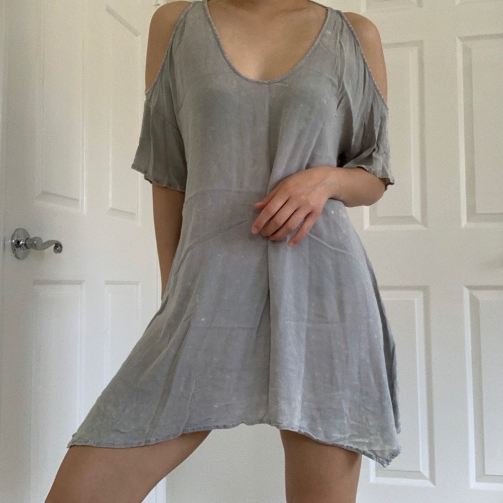 EXPOSED SHOULDER DRESS